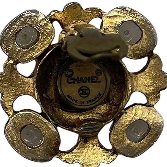 CHANEL - Gripoix Red White Clip On Gold Tone Earrings 70s-80' Vintage - Picture 4 of 11